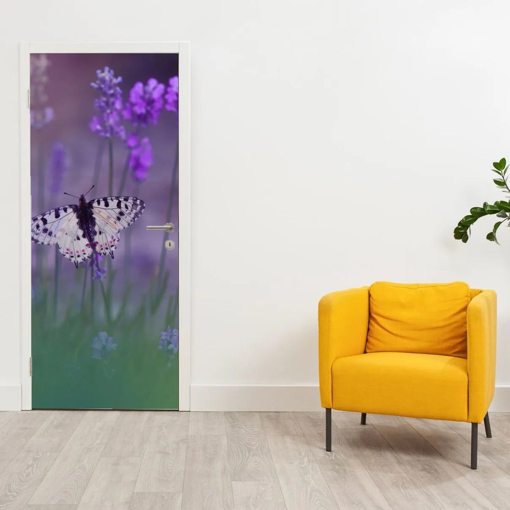 Fototapeta na dvere - Motýľ v levanduľách (95x205cm)