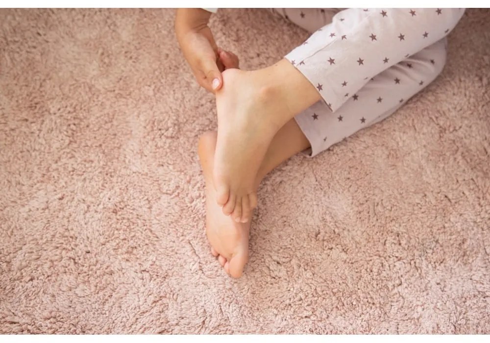 Ružový prateľný ručne tkaný bavlnený detský koberec 160x180 cm Puffy Love – Lorena Canals