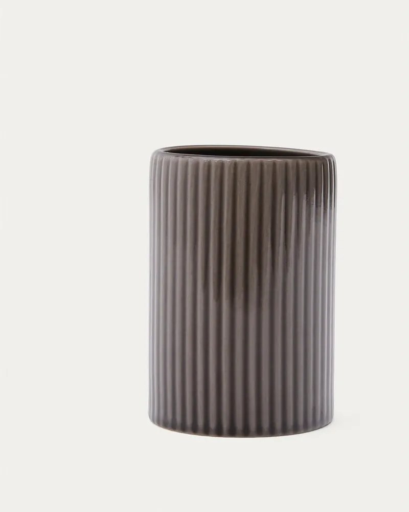 Tmavohnedý keramický téglik na zubné kefky Selime – Kave Home