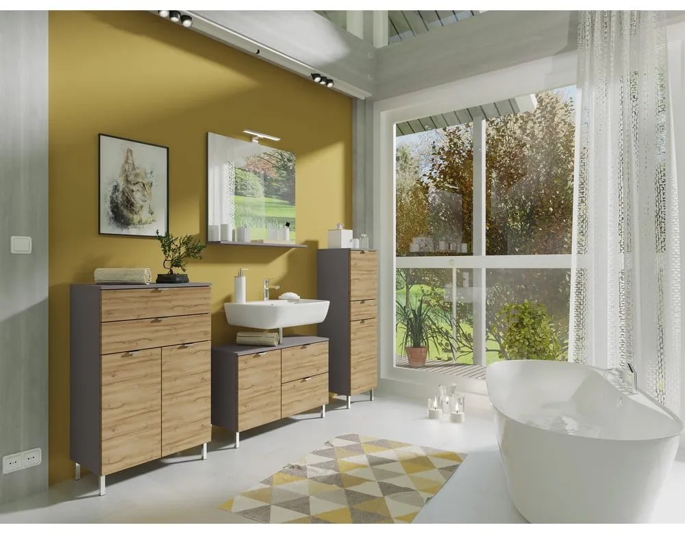 Skrinka s dubovým dekorom Germania Mauresa, výška 120 cm