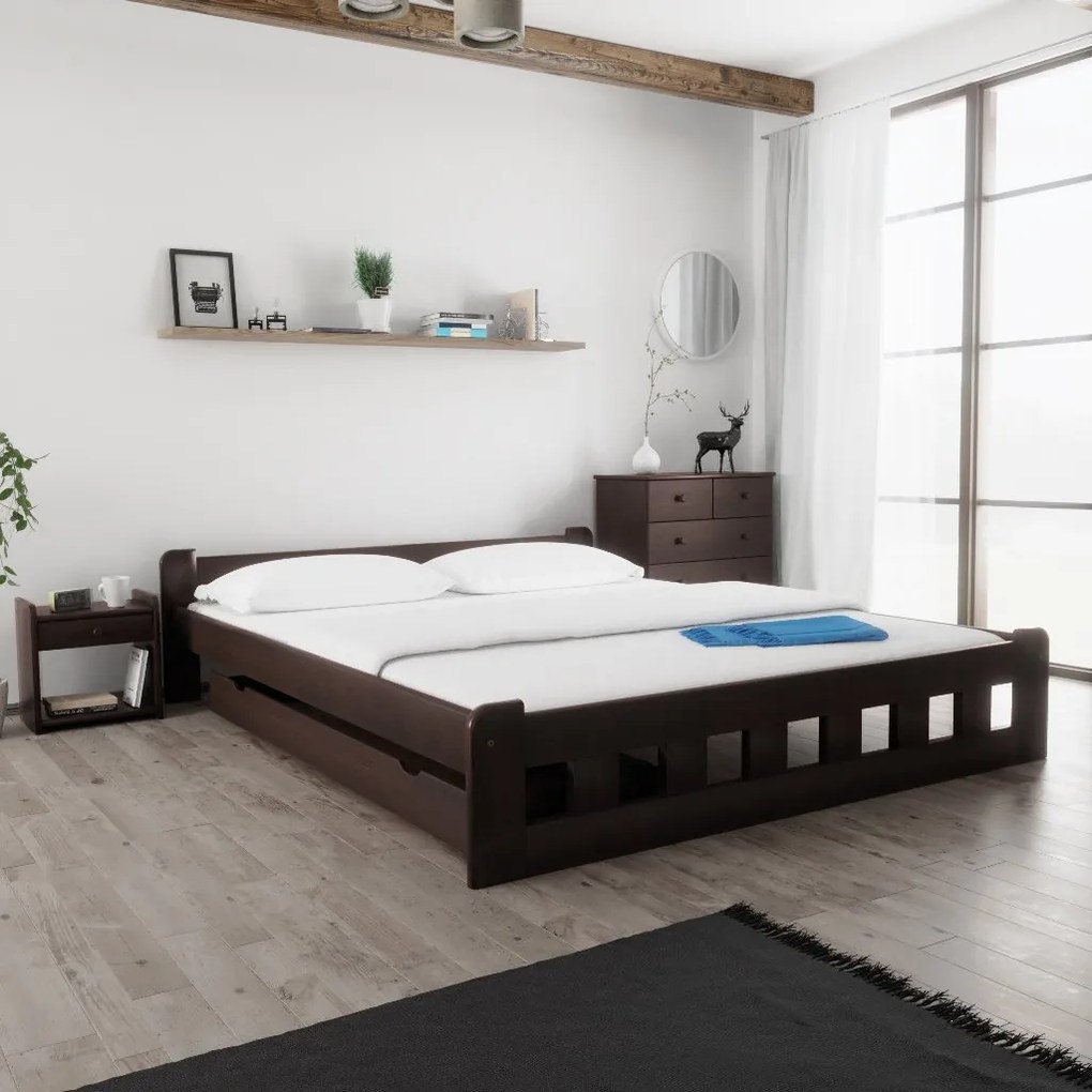 Posteľ Naomi zvýšená 180 x 200 cm, orech Rošt: S lamelovým roštom, Matrac: Matrac DELUXE 10 cm