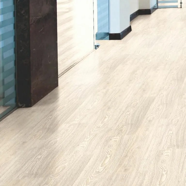 Kronoswiss, AKCIA: Kliková podlaha se zámky cm Laminátová podlaha Swiss Noblesse 8011 Strabourg Oak, 1380 x 193 mm