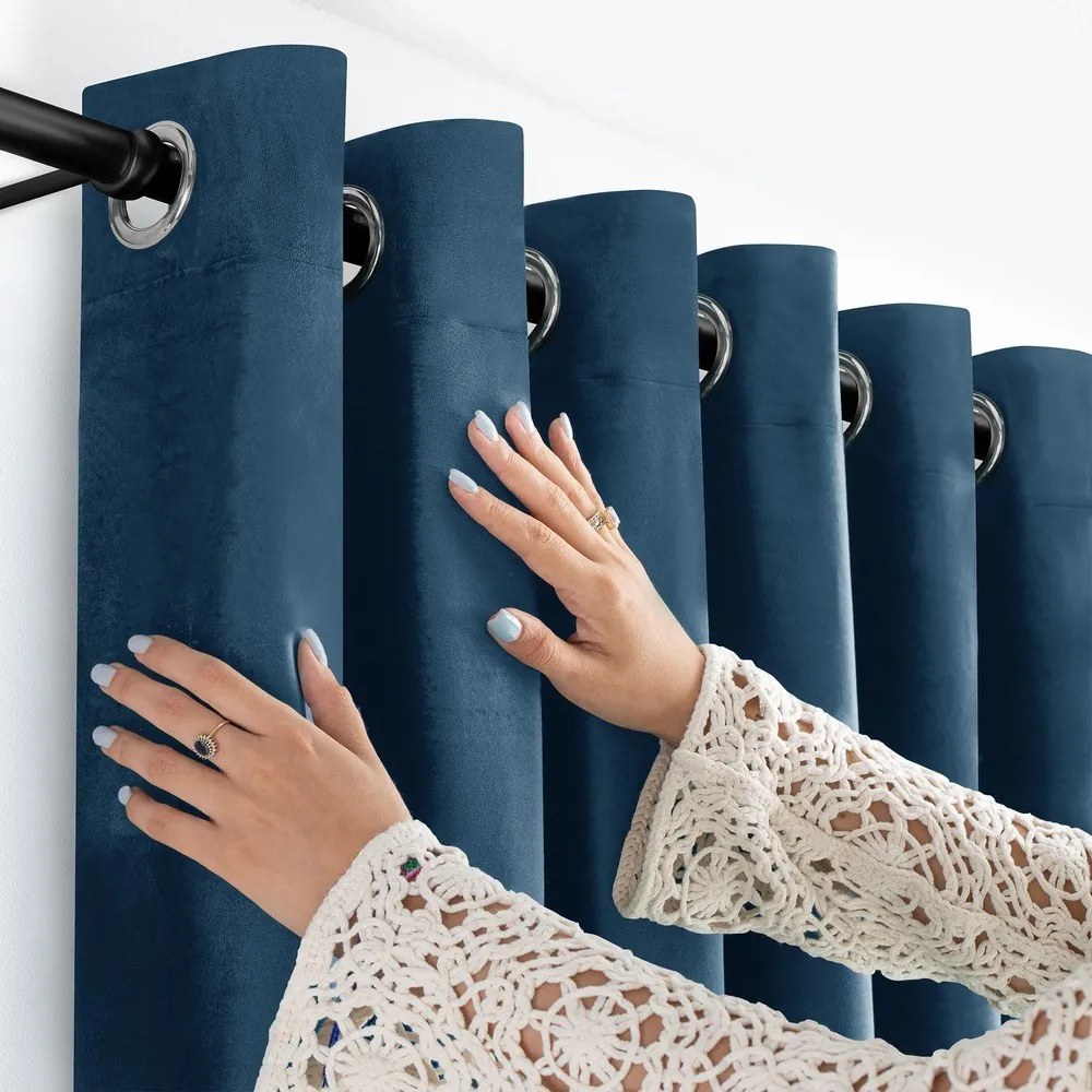 Modrý zamatový dimout záves 400x175 cm Velto – Filumi