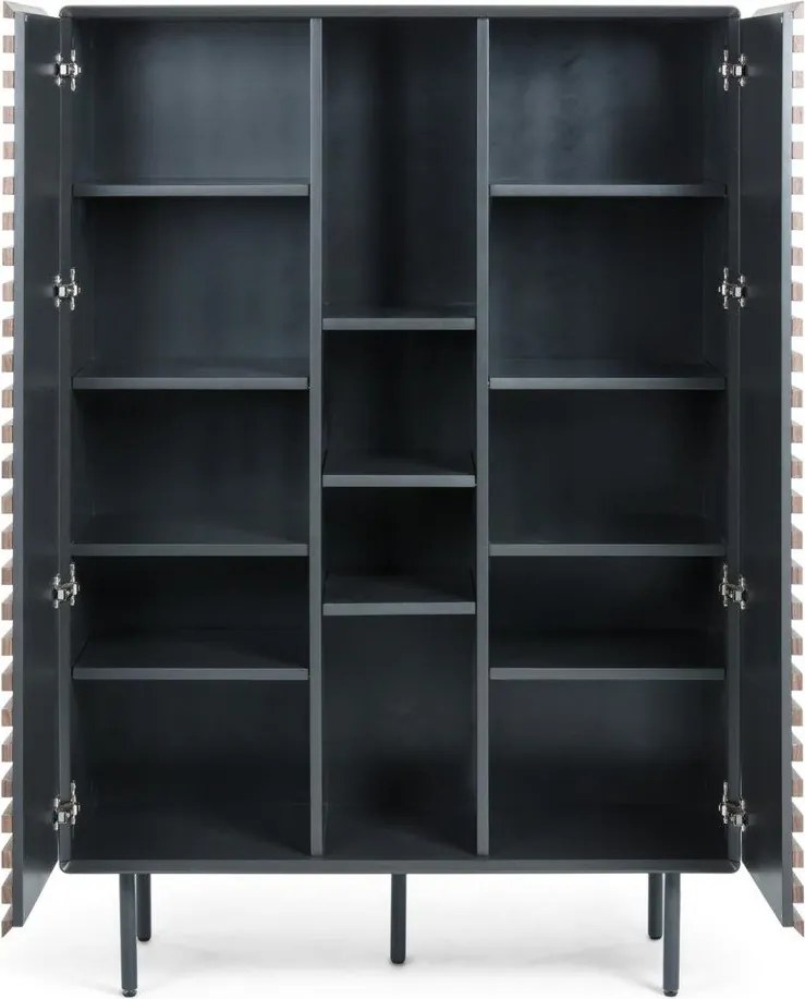 Čierna/v prírodnej farbe skrinka v dekore orecha 105x155x40 cm Kesia – Kave Home