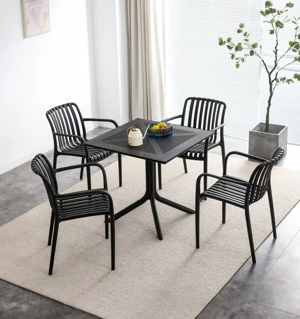 JULIAN čierna - moderné stoličky do kuchyne, záhrady, kaviarne  (stohovateľné) | BIANO