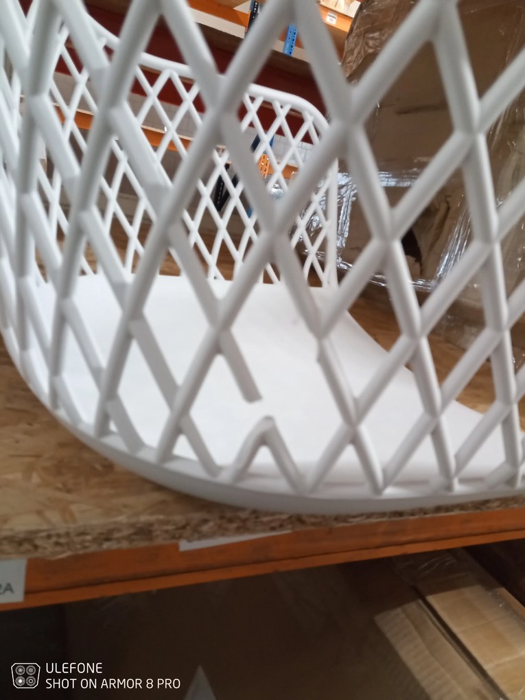 AKCIA Biela plastová stolička CORRAL B II. akosť