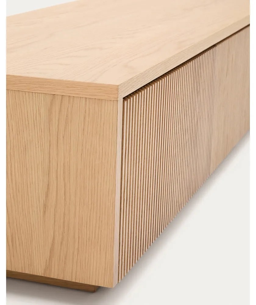 TV stolík v dekore duba v prírodnej farbe 200x30x40 cm Helvine – Kave Home