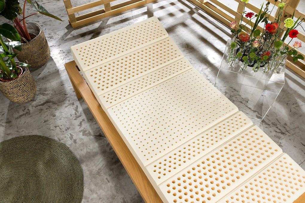 Novaya Latexový 7 zónový matrac MEGAL (tvrdší-T4) Veľkosť: 200 x 140 cm, Materiál: Tencel, Tvrdosť matraca: Tvrdý