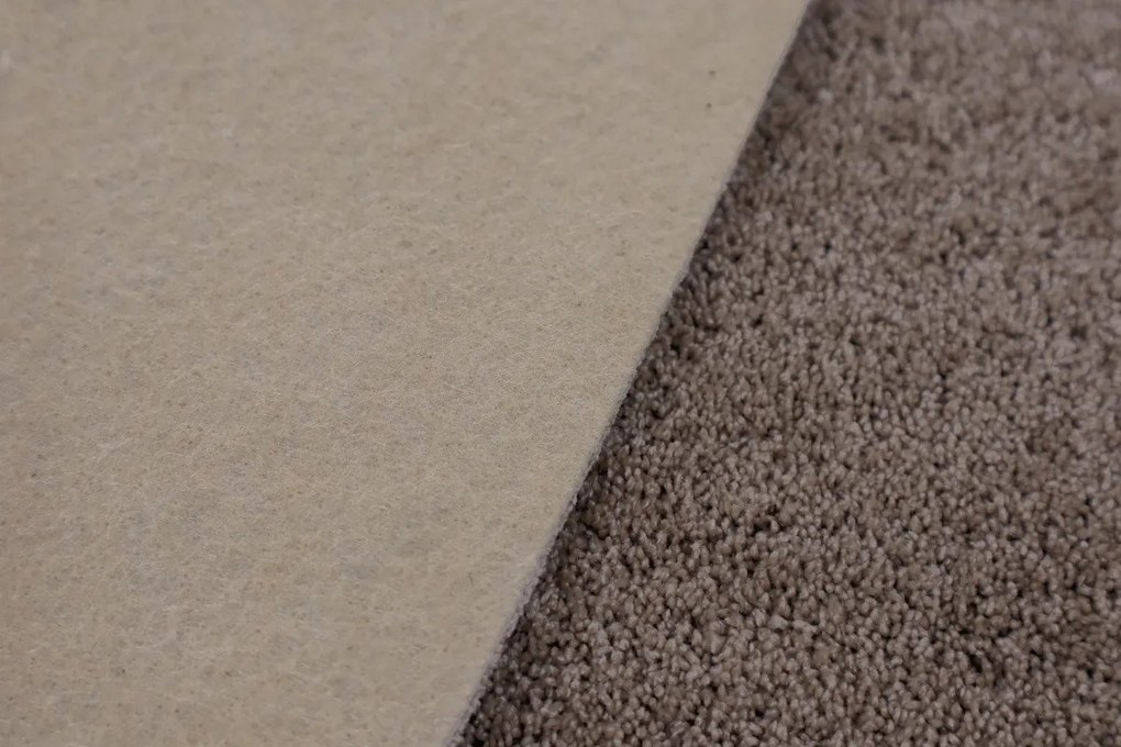 ITC, Metrážny koberec Sweet 92 hnedý, na mieru, šíře 4m, hnedá, filc, obývacia izba