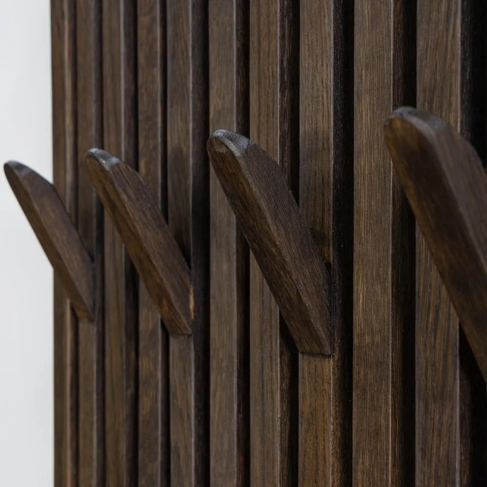 Tmavohnedý vešiakový panel z dubového dreva 46x100x8 cm Parco – Spinder Design