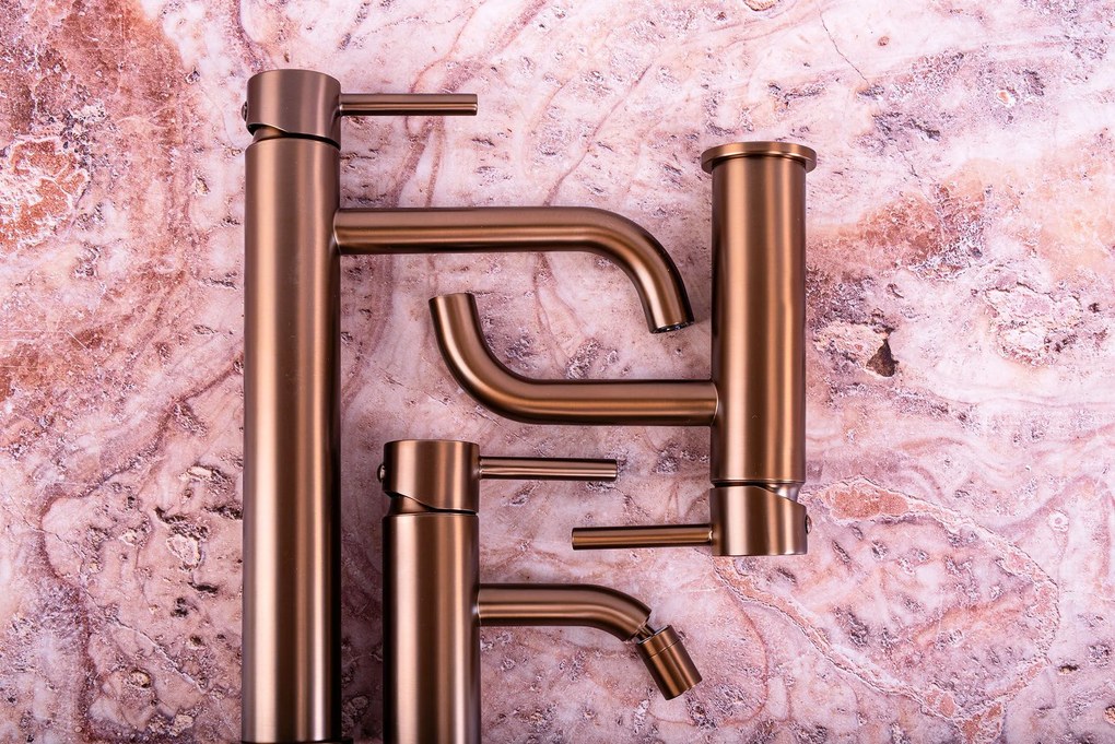 Podomietková vaňová batéria so sprchovým setom REA LUNGO + BOX, kartáčovaná meď