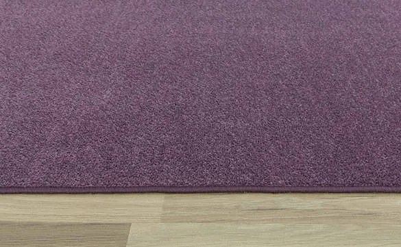 Metrážny koberec Dynasty 45 fialová