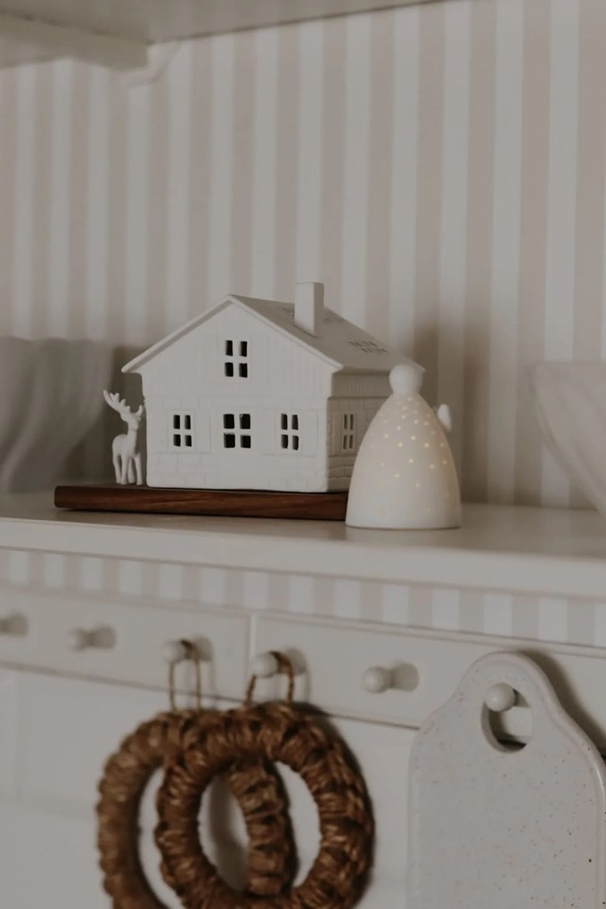 räder Porcelánový svietnik domček Ski Hut