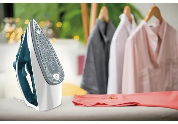 Tefal - Naparovacia žehlička EXPRESS STEAM 2400W/230V tyrkysová