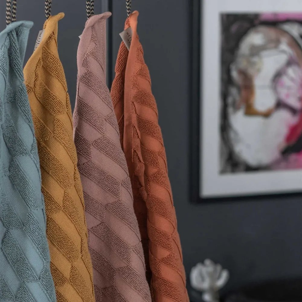 Tmavozelená kúpeľňová predložka 50x80 cm Geo – Mette Ditmer Denmark