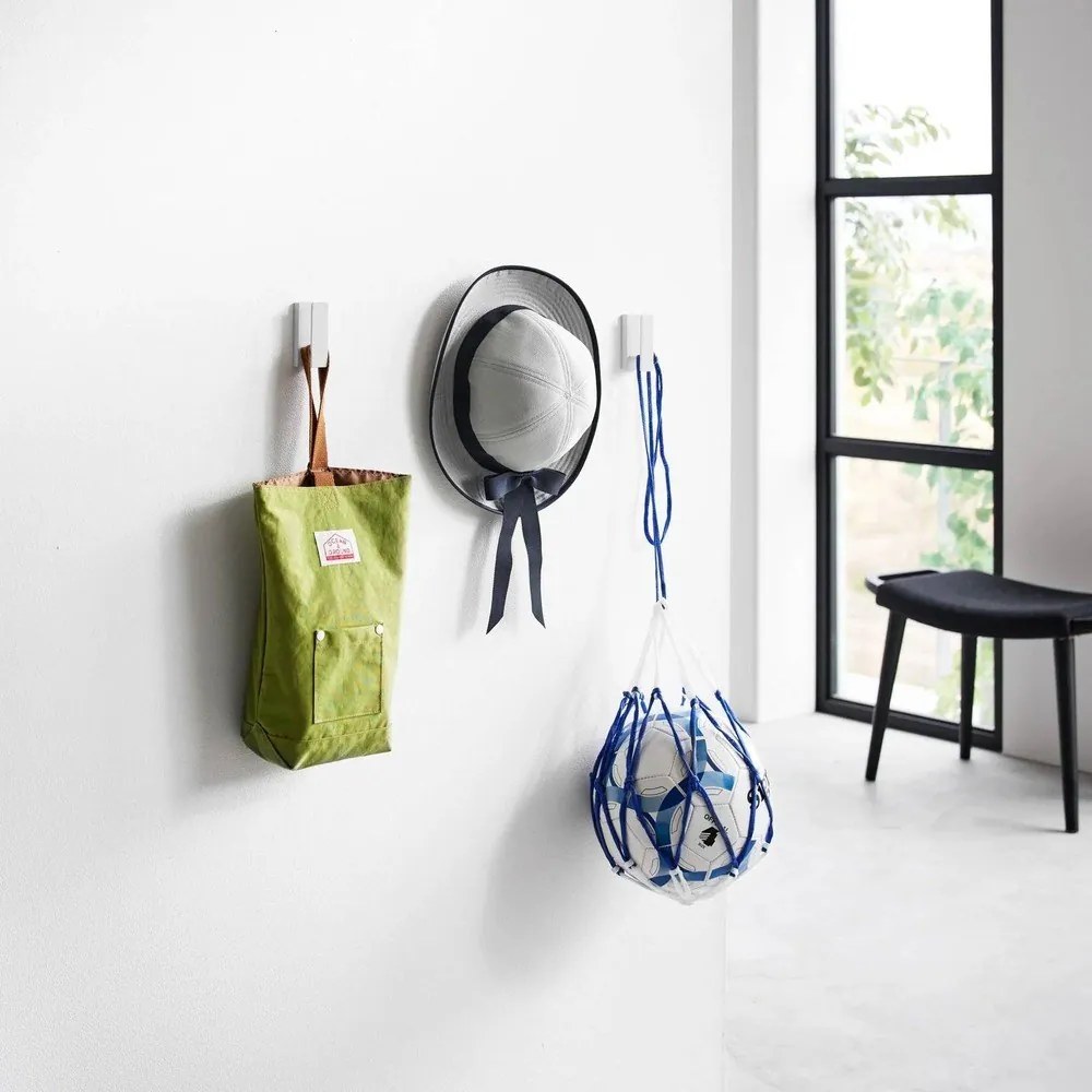 Biele nástenné kovové háčiky v súprave 3 ks Tower – YAMAZAKI