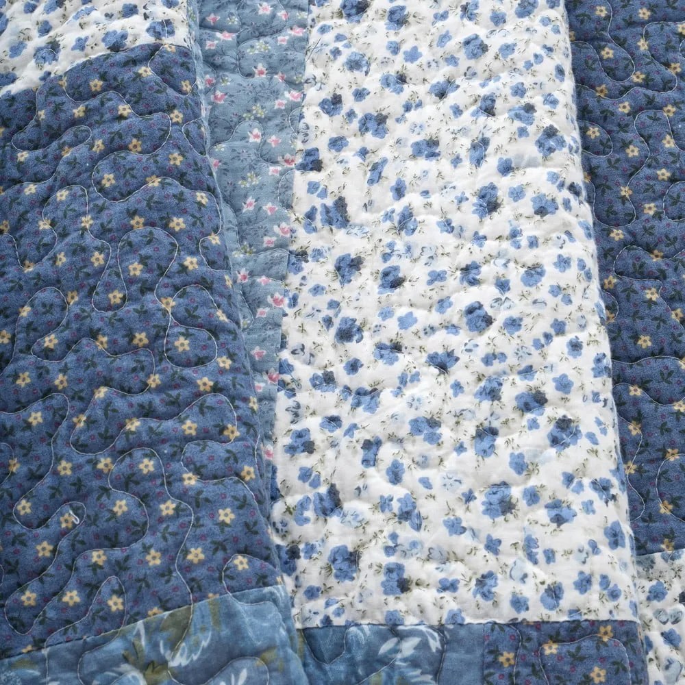 Modrý bavlnený prešívaný pléd 220x230 cm Floral Patchwork – Bianca