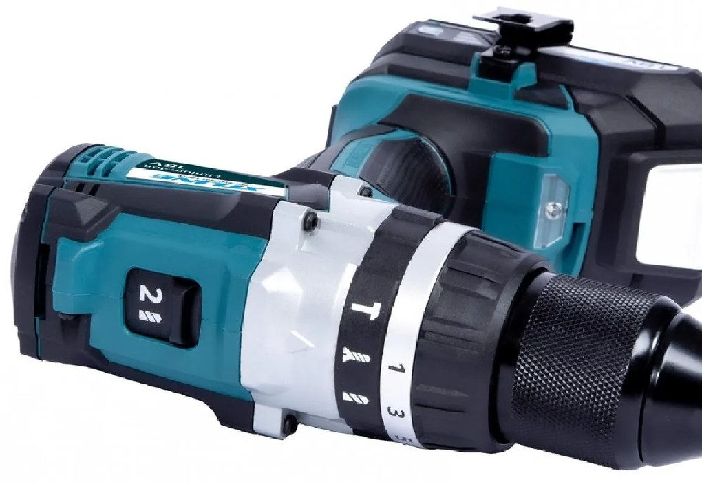 XTline Akumulátorová príklepová vŕtačka 18 V s 2 batériami a kufríkom