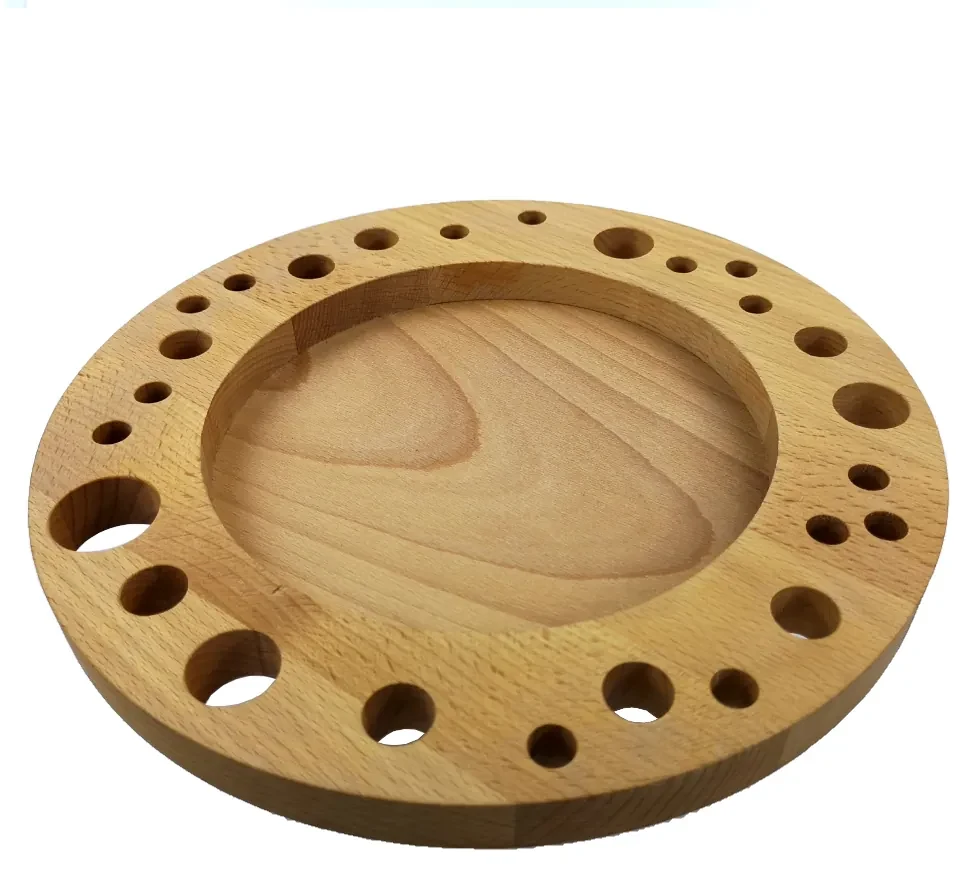 AMADEA Drevený tanier s otvormi, masívne drevo, priemer 28 cm