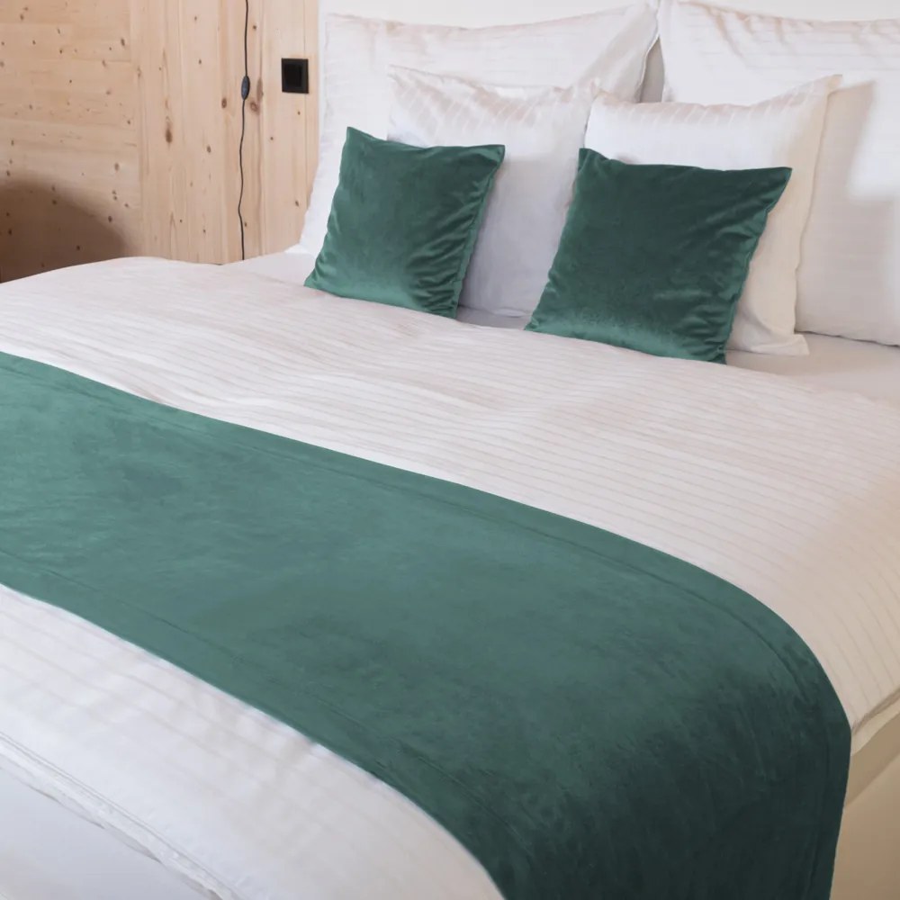 Biante Zamatový prehoz/behúň na posteľ Velvet Prémium SVP-022 Ľadovo zelený 60x260 cm
