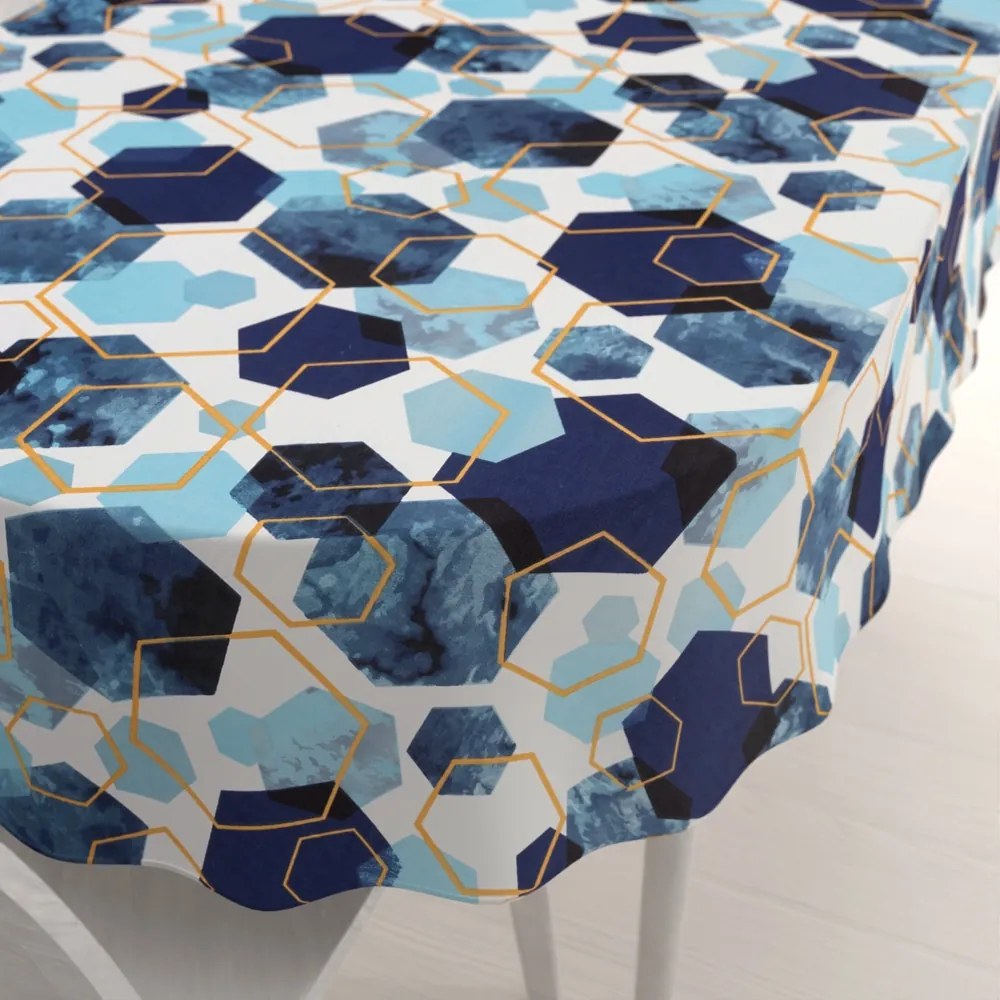 Biante Bavlnený oválny obrus Sandra SA-574 Modré hexagóny na bielom 140x200 cm