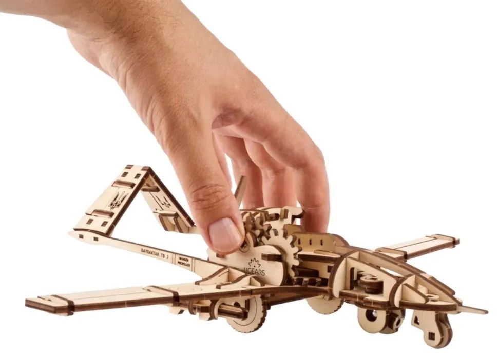 Ugears 3D drevené mechanické puzzle Bojový dron Bayraktar TB2