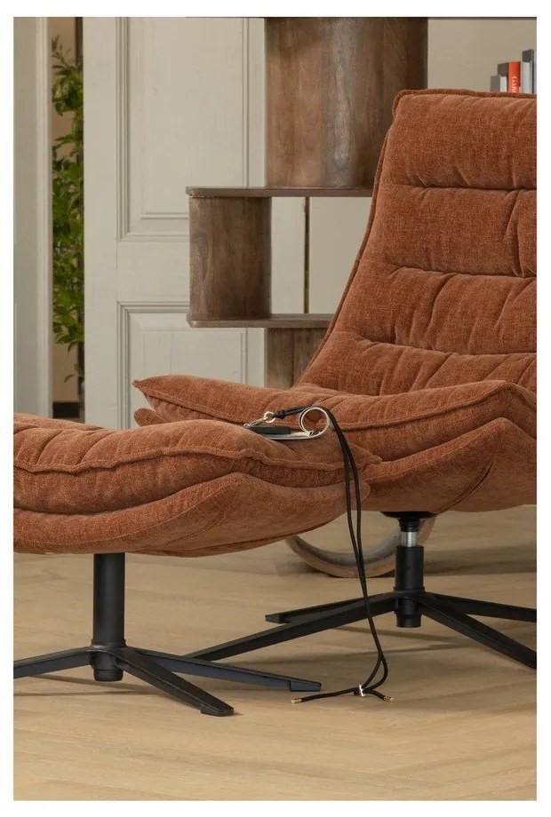Hnedé otočné ženilkové kreslo s podnožkou Kube – WOOOD