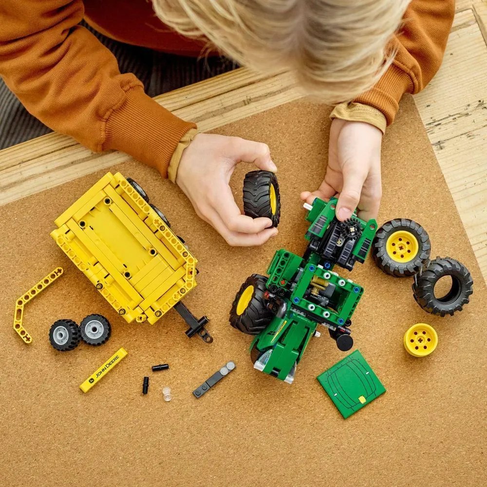 LEGO Technic 42136 John Deere 9620R 4WD Tractor 2242136