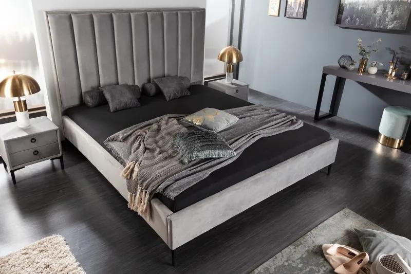 Luxusná posteľ Cosmopolite 160x200cm zamat strieborno sivá