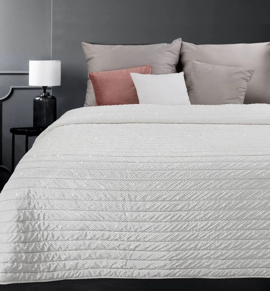 DomTextilu Elegantný snehovo biely prehoz na posteľ s trblietkami Šírka: 220 cm | Dĺžka: 240 cm 40656-185705