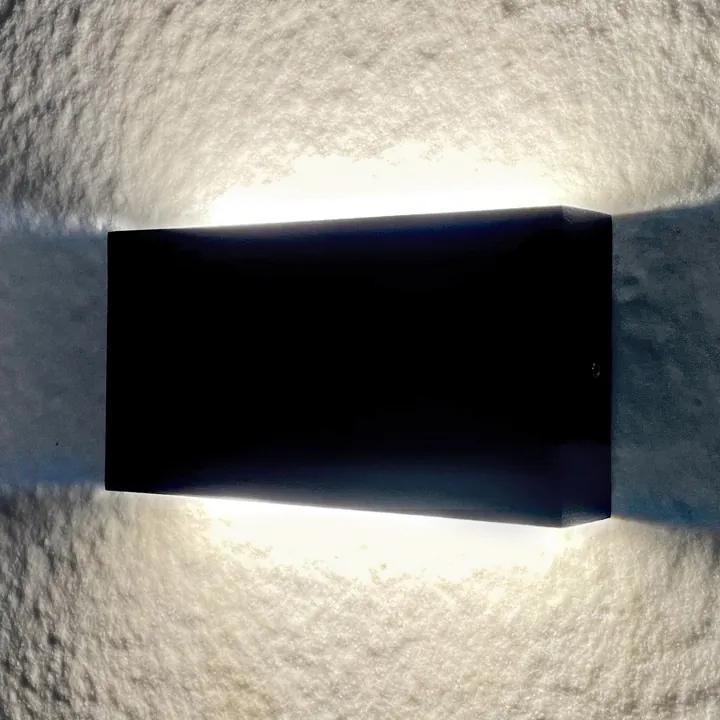 PLX Vonkajšie nástenné LED osvetlenie SASKATOON, 11W, denná biela, hranaté, čierne