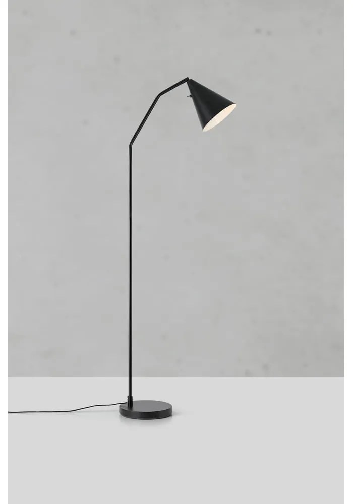 Čierna LED stmievateľná stojacia lampa s kovovým tienidlom (výška 144 cm) Funil – Markslöjd
