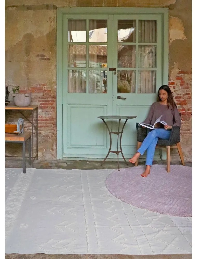 Biely prateľný ručne tkaný bavlnený koberec 200x300 cm Tribu Natural – Lorena Canals