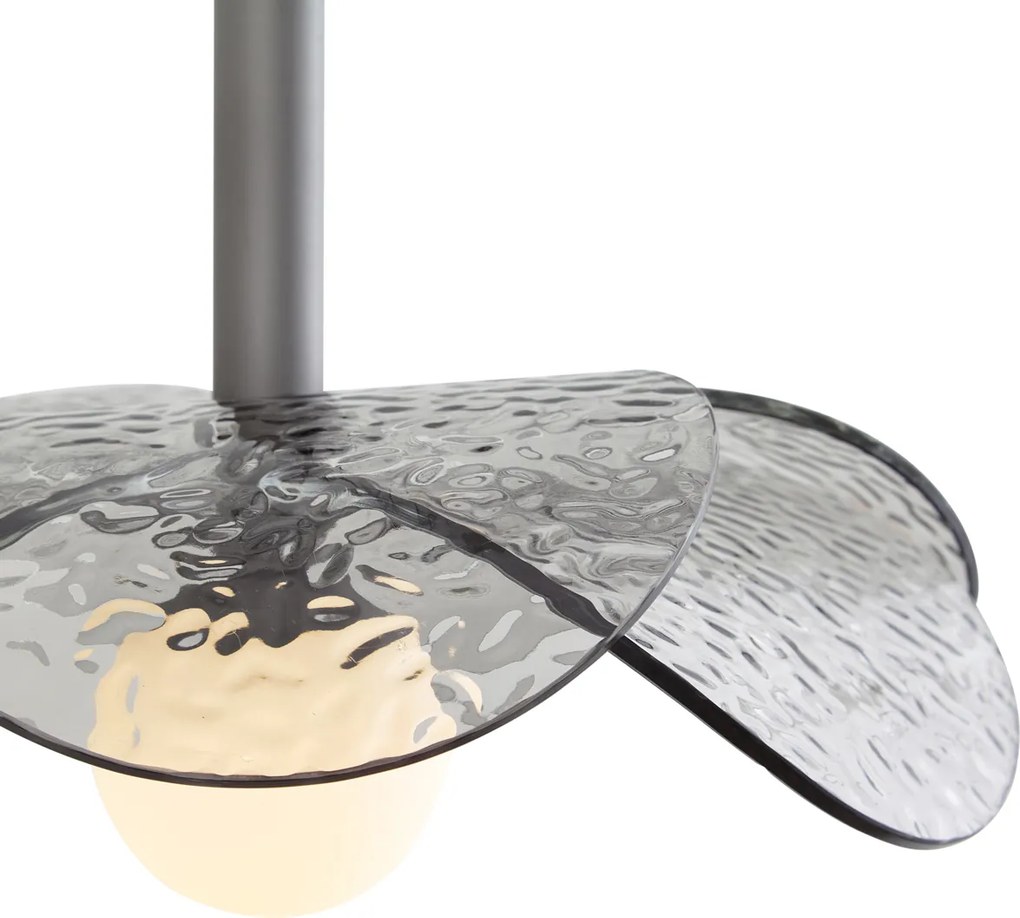 Dizajnová závesná lampa strieborná s dymovým sklom - Kemner