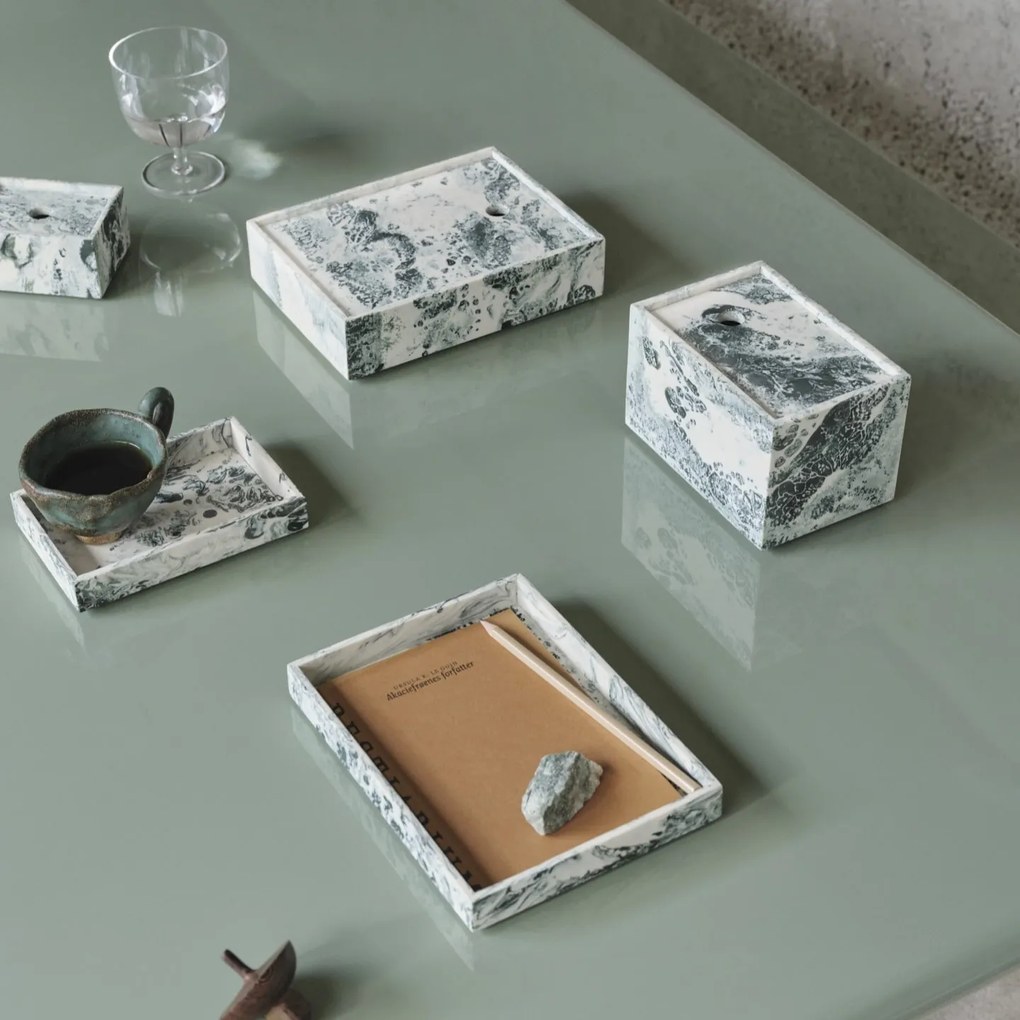 Ferm Living Podnos Mist Emerald Off-white 10 × 15 cm