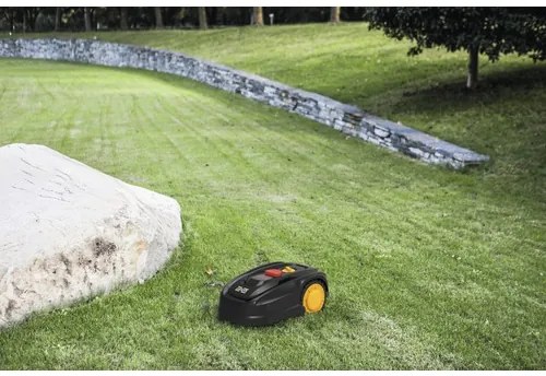 Robotická kosačka LandXcape LX796 400 m²
