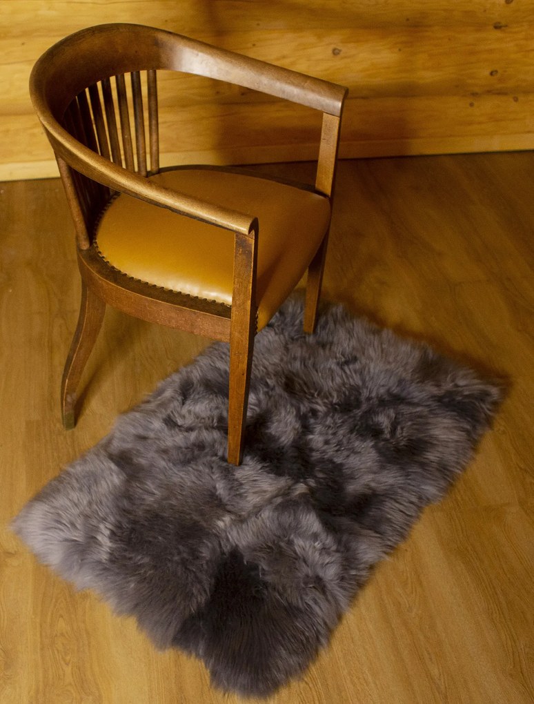 Koberec z ovčích kožušín sivý 100 x 60 cm