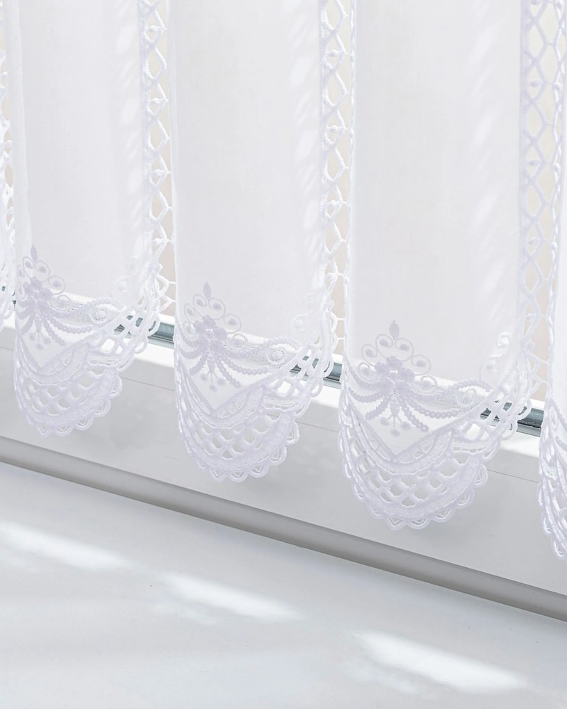Vitrážková záclonka vyšívaná Ornate výška 40 cm na metre