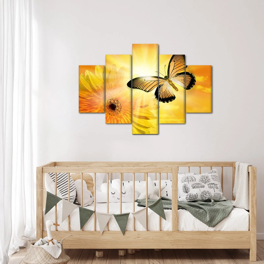Obraz - Žltý motýľ s kvetom (150x105 cm)