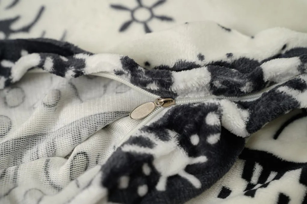 Mikroplyšové obliečky WINTER DEER sivé Rozmer obliečky: 70 x 90 cm | 140 x 220 cm