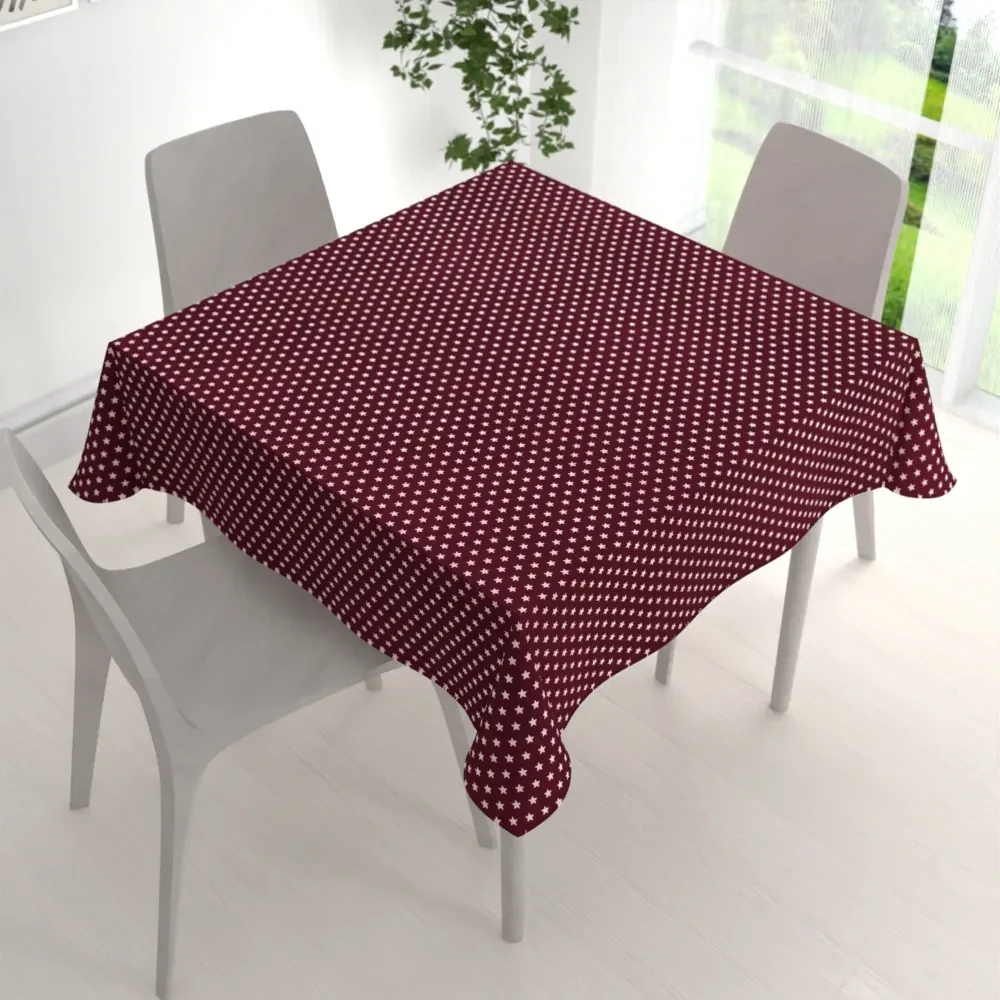 Biante Bavlnený štvorcový obrus Sandra SA-351 Biele hviezdičky na tmavo červenom 70x70 cm
