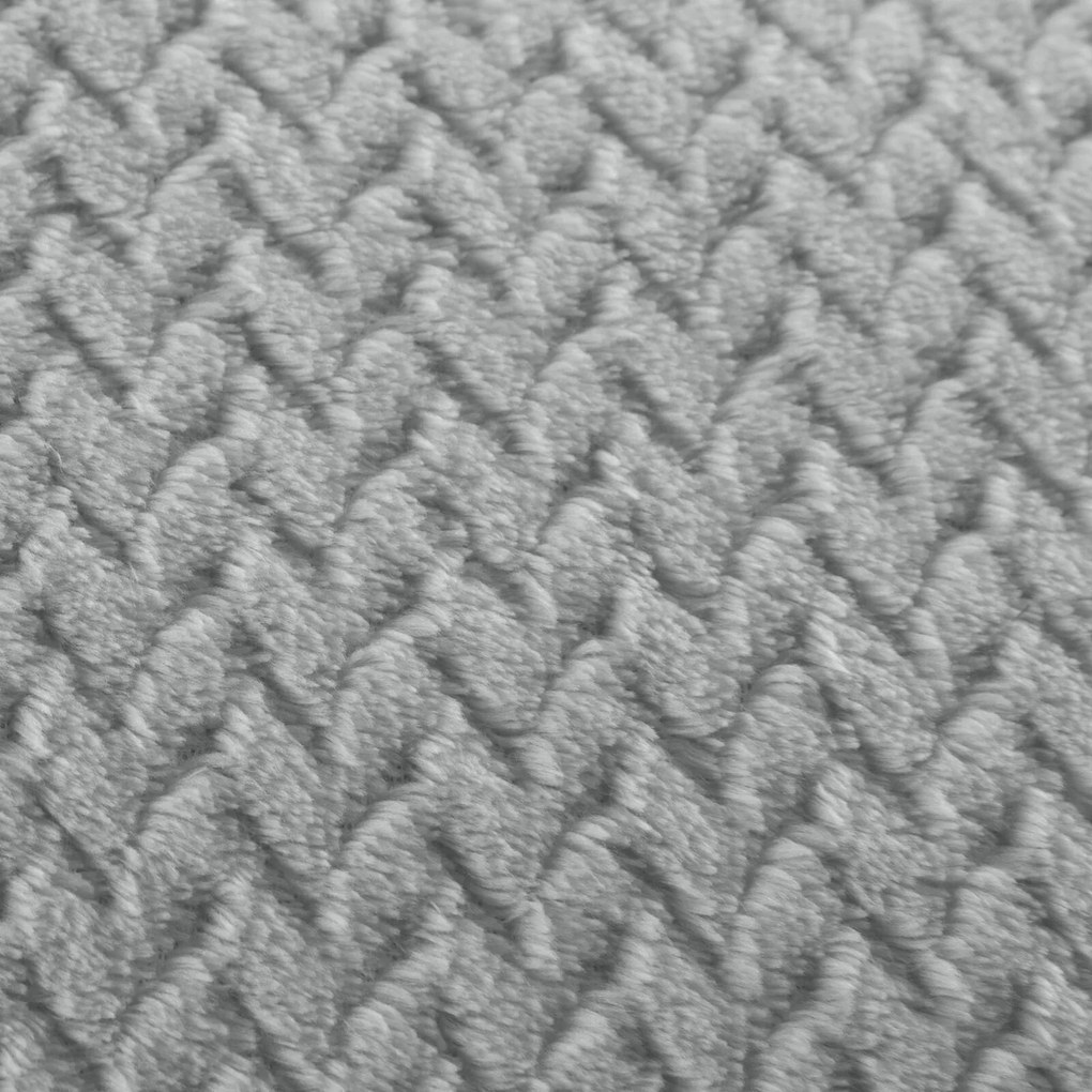 DEKA Z MIKROFLANELU CINDY3 220X200 CM STRIEBORNÁ