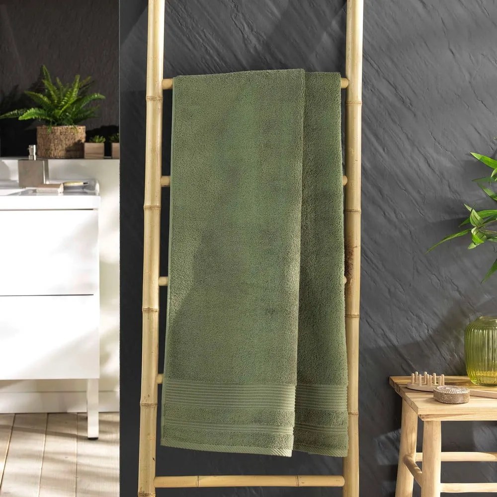 Kaki froté bavlnená osuška 70x130 cm Tendresse – douceur d'intérieur