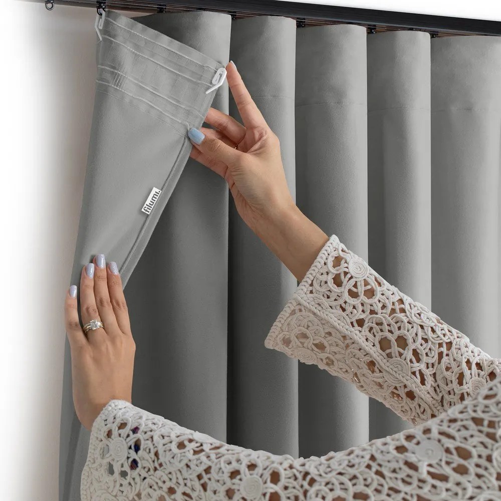 Sivý zamatový dimout záves 265x225 cm Velto – Filumi