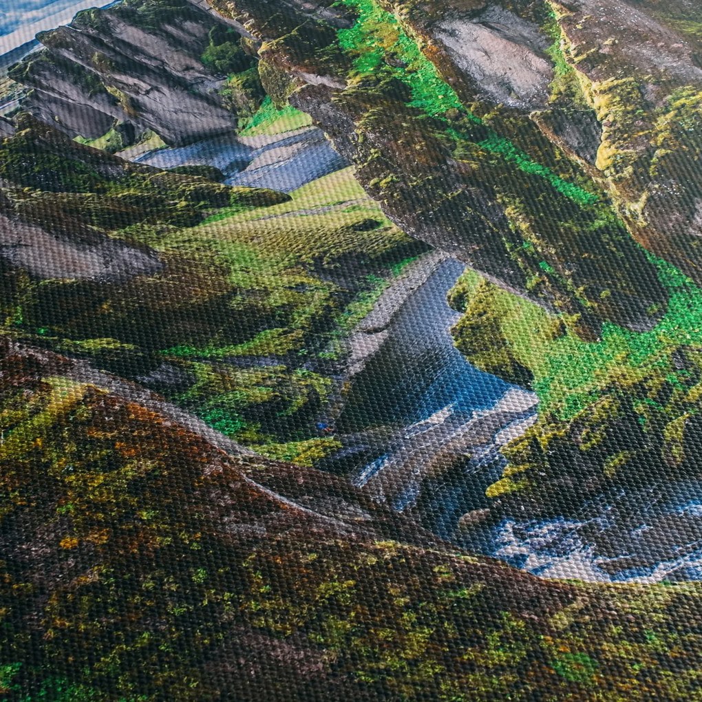 Obraz - Rieka v skalnatom údolí (90x60 cm)