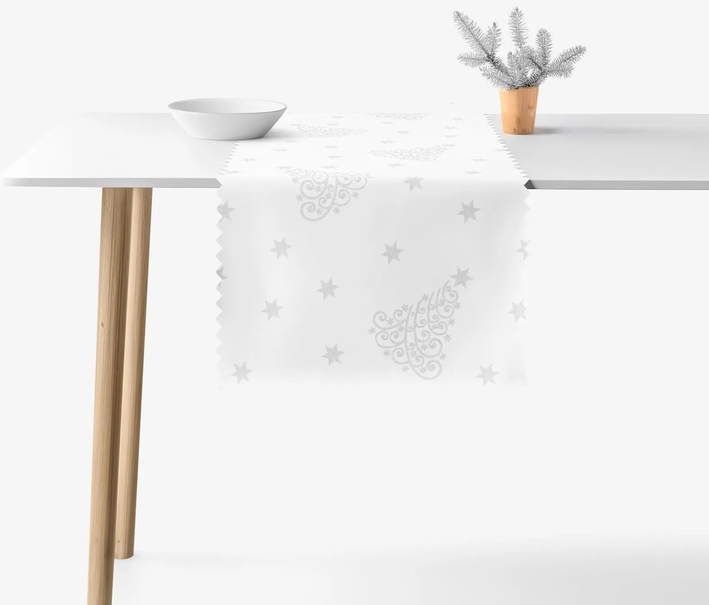 Goldea vianočný behúň na stôl teflónový - strieborné vianočné stromčeky a hviezdičky 20x120 cm