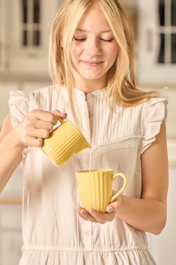 IB Laursen Žltý keramický hrnček s vrúbkami MYNTE LEMONADE