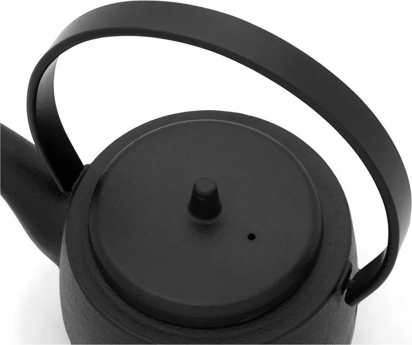Čierna kanvica na čaj z liatiny so sitkom 1,2 l Kobe – Bredemeijer