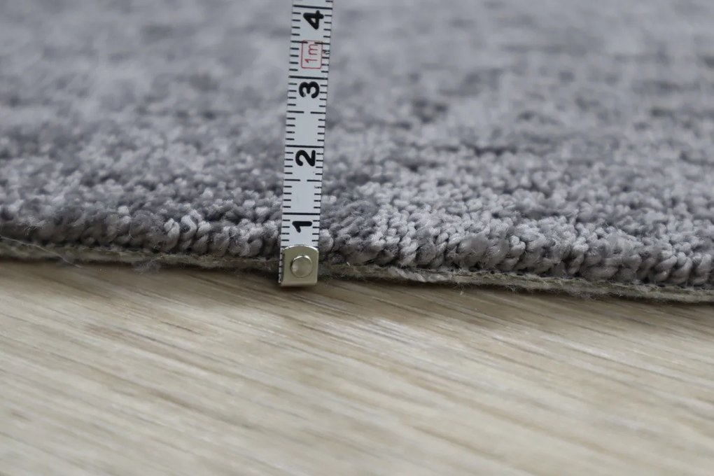 Associated Weavers koberce Metrážny koberec Miriade 96 tmavo šedý - Kruh s obšitím cm