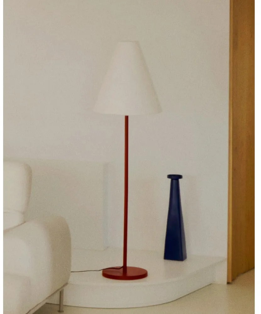 Stojacia lampa v terakotovej farbe s textilným tienidlom (výška 153 cm) Navat – Kave Home